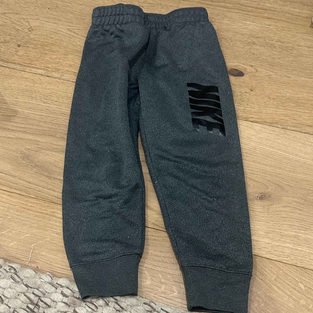 Nike Kids Charcoal Joggers 4/5